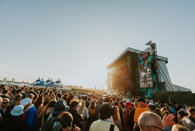CATCH A LIFT WITH BIG GREEN COACH